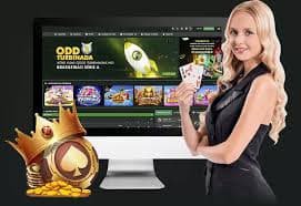 Dealer profesional bocilslot membagikan kartu Colok Macau di studio HD